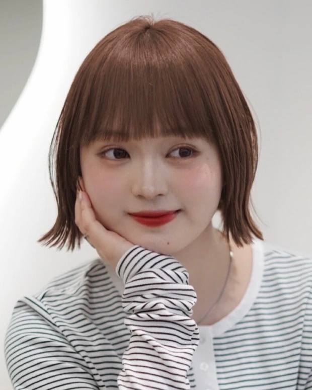 ヘアカタログ　ボブ　ボブヘア　前髪あり　スタイリング