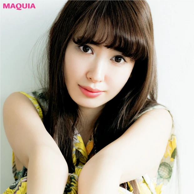 こじはるが春メイクにトライ！ イイ女EYE×赤リップで、遠目でもぐっと女…