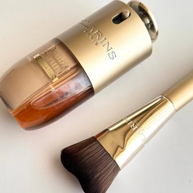 【クラランス新作ファンデーション】名品「ダブル セーラム」から革新的な美容液ファンデが登場！ ブラシ…