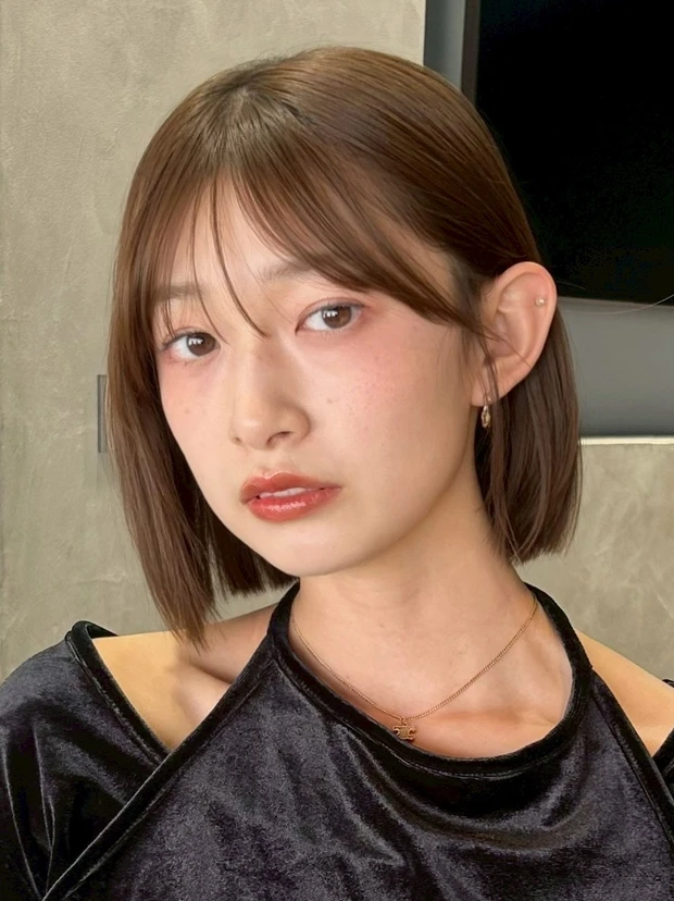髪型 レイヤーボブ ボブヘア 前髪あり タッセルボブ 正面