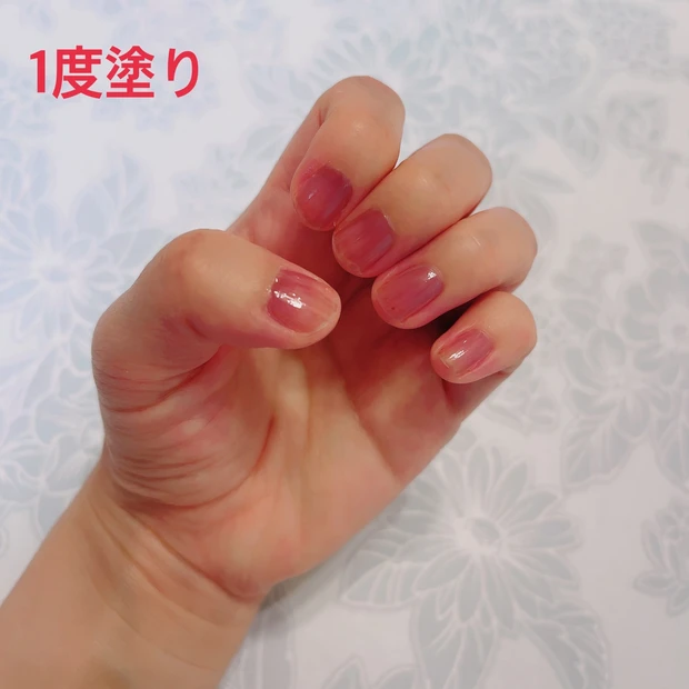 キャンメイクのカラフルネイルズ N71の1度塗り