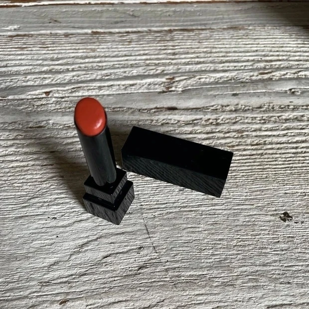 4月23日発売!リップモンスターの新色オレンジリップが可愛い【マキアエディターズの「オッス!推しコス】