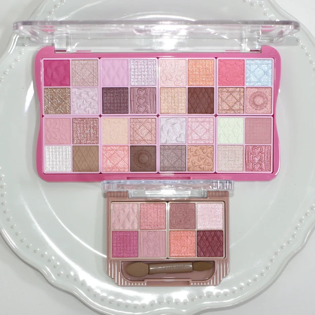 キャンメイク　新作　スーパーかわいい！パレット　プティパレットアイズ　比較