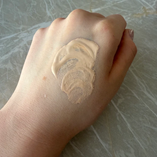 クラランス 美容液ファンデ