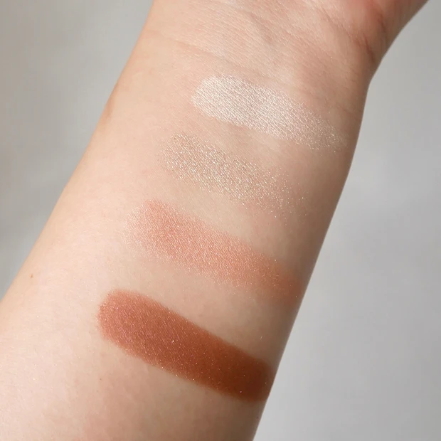 Ririmew(リリミュウ)クリスマスコレクション インザミラーアイパレット ピンクキャロル スウォッチ