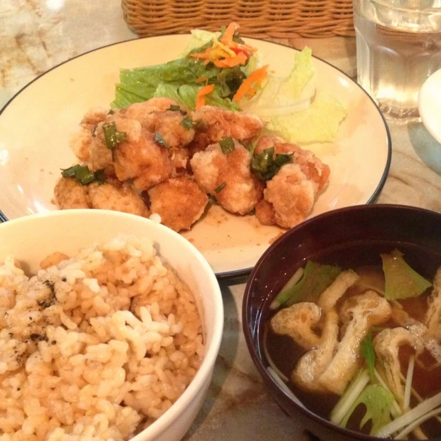 【ヴィーガンランチ】肉レスなのに満腹大満足のヘルシーランチを「なぎ食堂」で＠渋谷