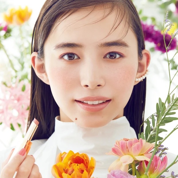 春の新色でメイクアップ! ピンクに大人の品格を添えて