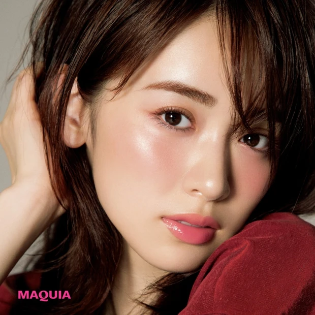 秋のトレンドから取り入れる　華やかな女顔さんに似合う秋の2点盛りメイク