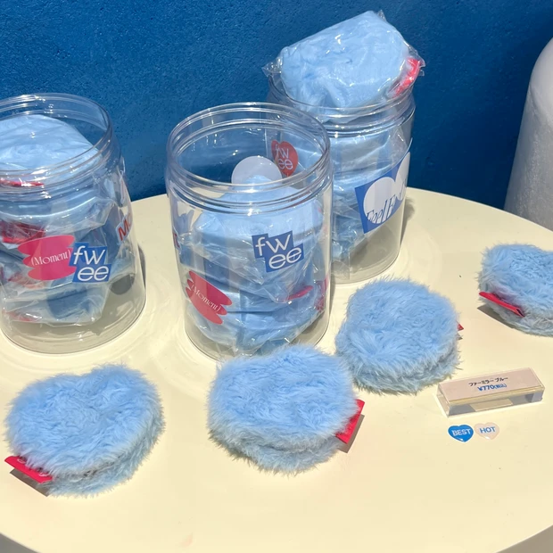 fwee フィー 韓国コスメ 新大久保 フィーアジト東京 ノベルティ ファーミラー