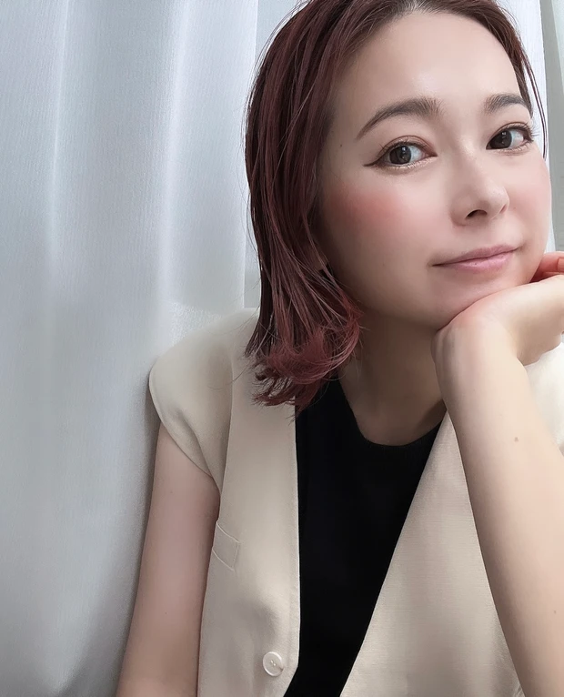 【秋メイク🍁大人艶肌が完成♡】
垢抜けメイクには欠かせない！推しコス▶︎私的ハイライトはW使いが🙆‍♀️_4_1