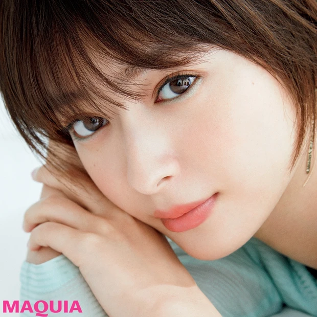 ミントグリーンのアイシャドウが主役！下まぶたのレフ版効果でクリアな目元に