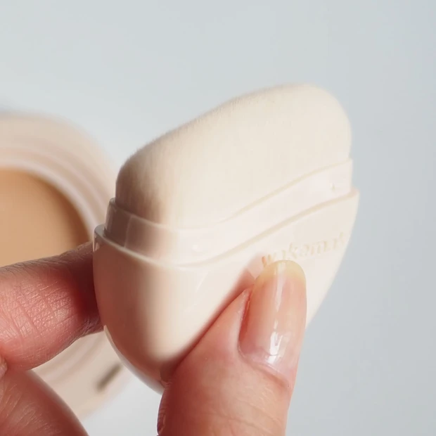 「WAKEMAKE ウォーターグロウコーティングバーム」のブラシ