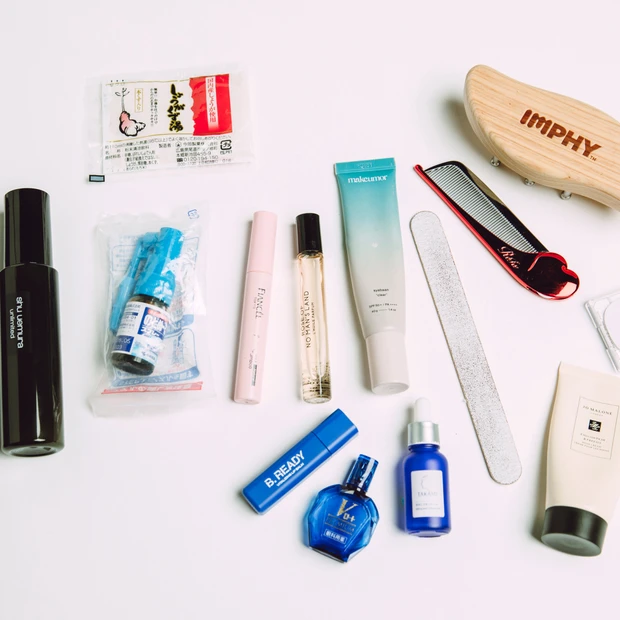 【レインボー・池田直人さんのポーチの中身15選】忙しいのになぜキレイ？ 愛用コスメを抜き打ちチェック！