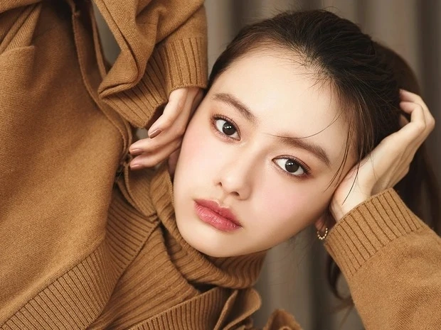 プチプラコスメ 山本舞香 北原 果 ピンク ワントーンメイク KISSME キャンメイク B IDOL