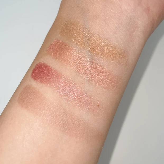 スリー スターゲージングアイシャドウクアッド 01 スウォッチ