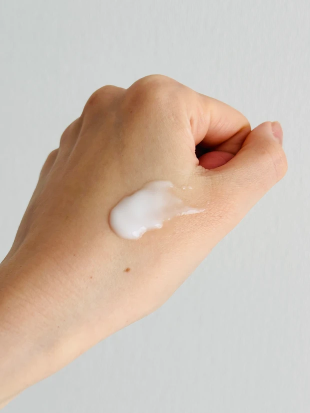 ファミュのデイジーウォータースリーピングマスクのテクスチャー