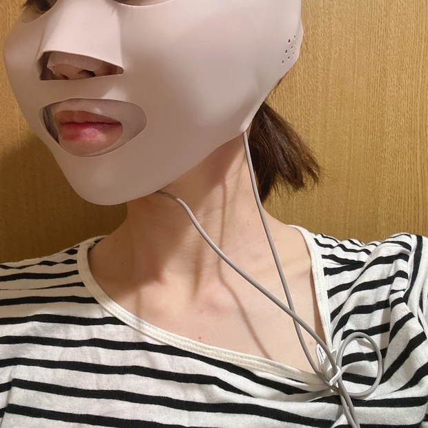 マスク型イオン美顔器 EH-SM50　着画