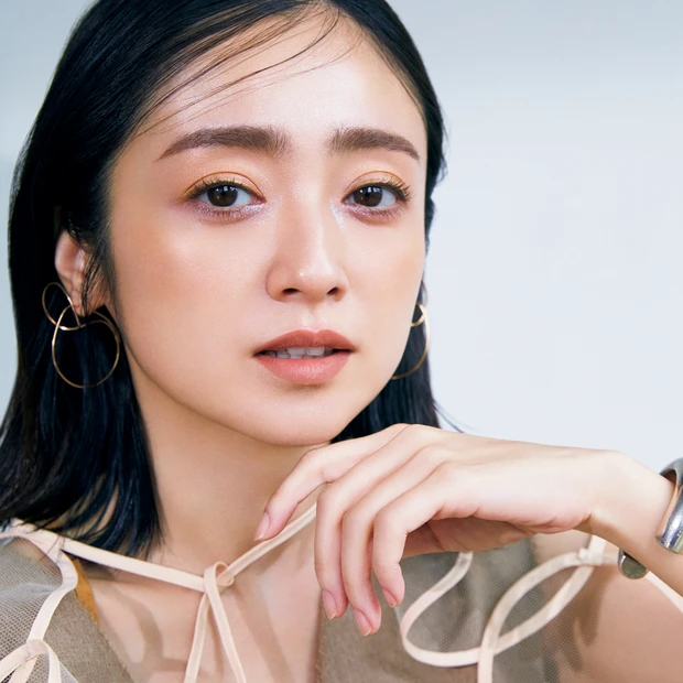 安達祐実さんがまとう大人のプチプラ夏メイク。ALL2200円以下のコスメ…