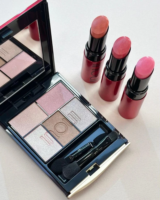 【6位】インウイのアイパレット&リップの夏新色をスウォッチ! 印象的な目もとや唇の美しさを演出