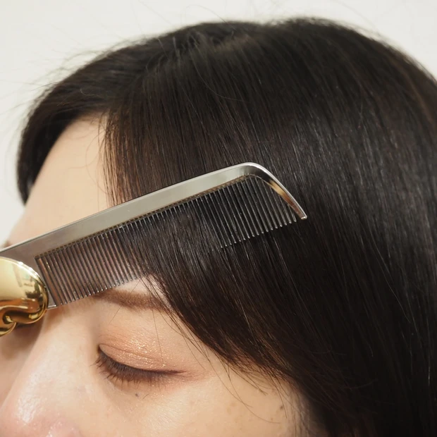 リファ ハートコームアイラ　前髪やおくれ毛のセットにも使いやすい！