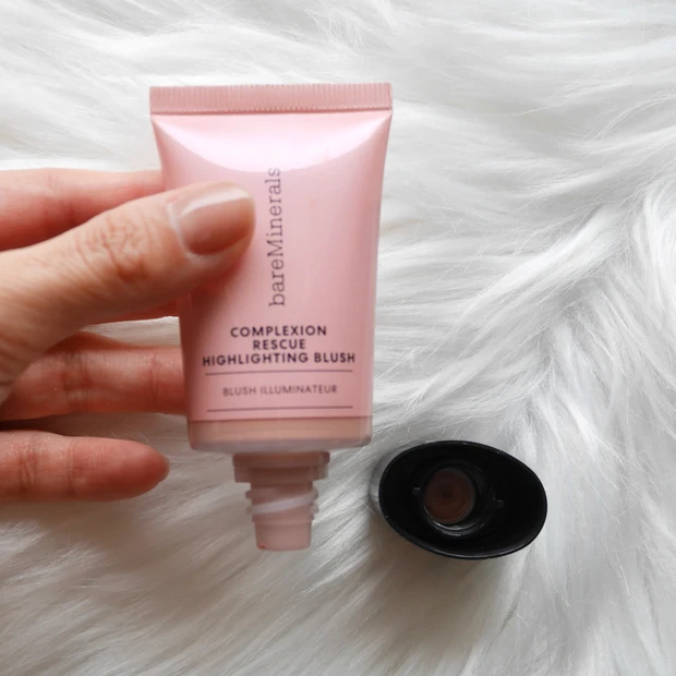 【こじはる買い】小嶋陽菜さん愛用のハイライト♥夏っぽ艶肌が作れる私の推しハイライトも紹介!今ぜひ買って欲しい理由とは?_2_2