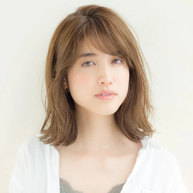 今秋のロブは「ほんのりくびれたシルエット」が注目キーワード