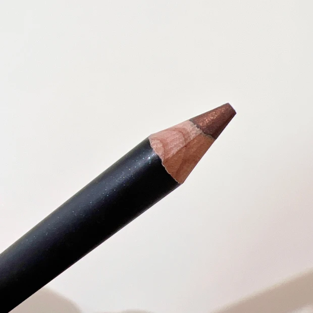 【春の赤ラメライナー】売り切れ続出。M•A•Cの赤ラメアイライナーが可愛すぎる！ペンシルアイライナーの引き方も伝授_2_1