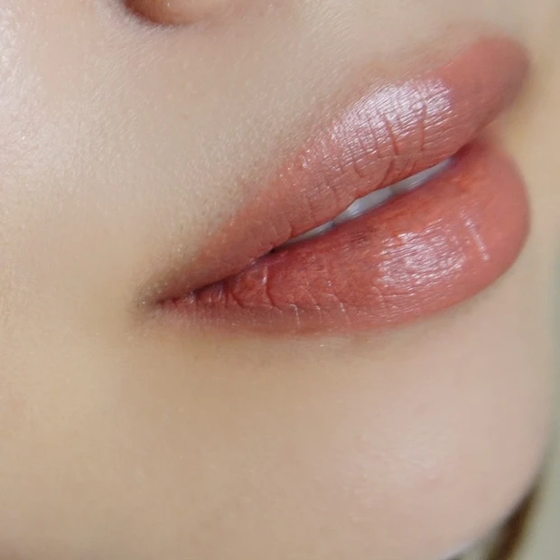 コンスピキュアス リップス　アンプリチュード Amplitude 上品リップ デパコスリップ コーラルベージュ 