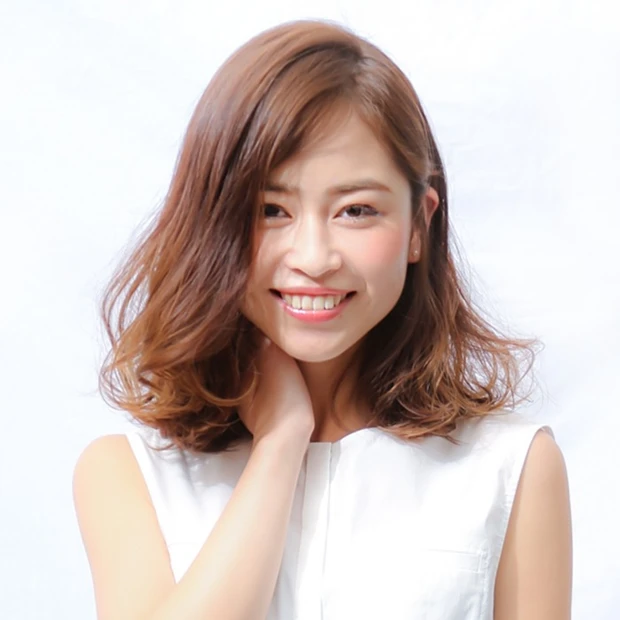 オフィスでの好感度抜群！ 清楚系カーリーロブ