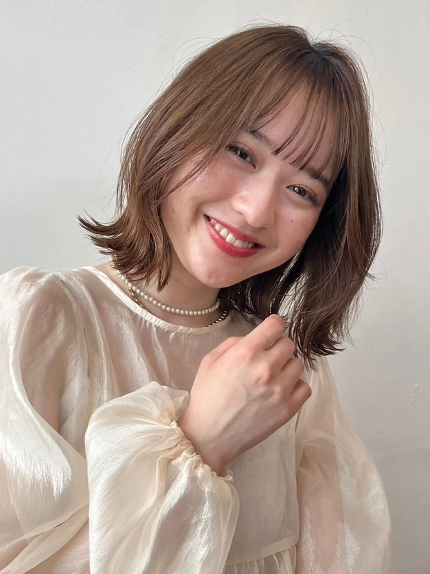 髪型　レイヤーボブ　ボブヘア　シースルーバング　スタイリング