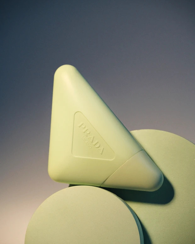 ハンドクリーム ハイブランド おすすめ プラダ ハンド トリプルケア ハンドクリーム