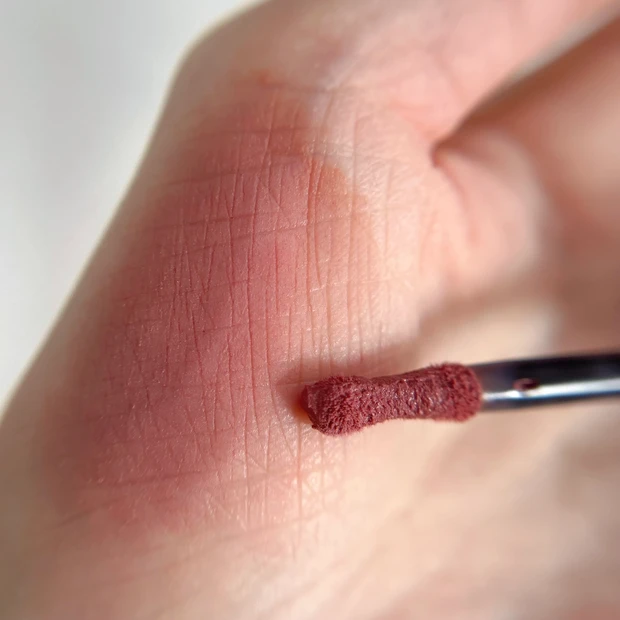 マック パウダーキス リップ＋チークムース テクスチャー