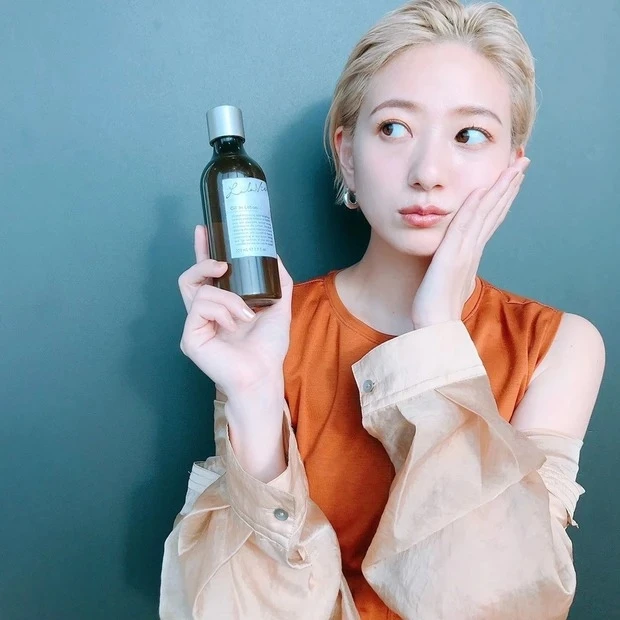 伊藤千晃さんが厳選！「取り除く、巡らす、潤す」の3ステップで夏肌をすこやかに保つ名品スキンケア5選