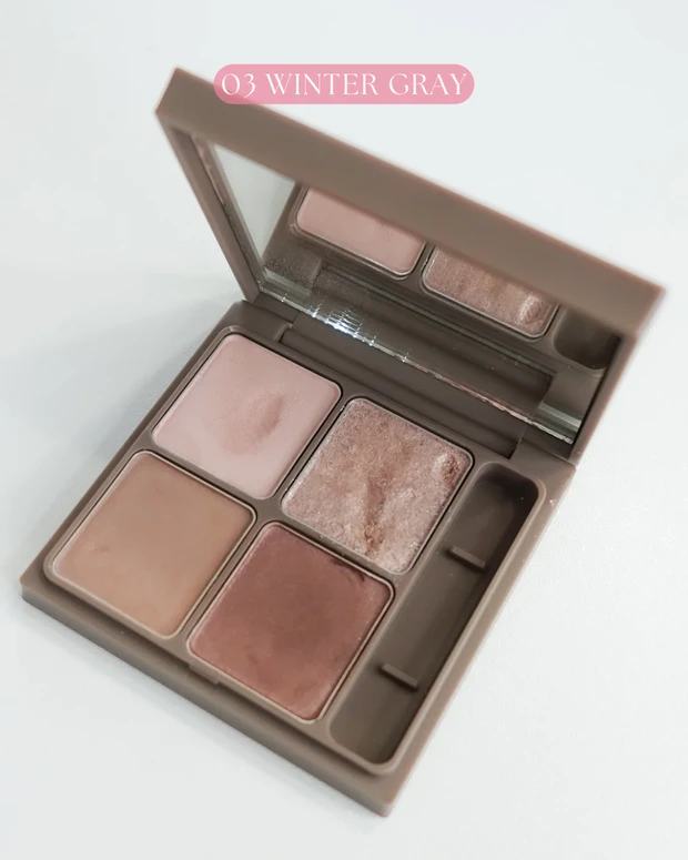 SUQQU トリートメント ラッピング リップ 01 透桜をスウォッチした写真。透け感のあるクリアピンク