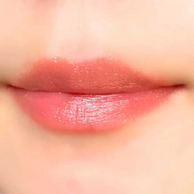 セザンヌ「ラスティンググロスリップN 301 モモコーラル」はイエベにおすすめ