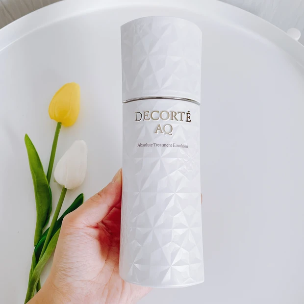 コスメデコルテ AQ アブソリュート エマルジョン マイクロラディアンス