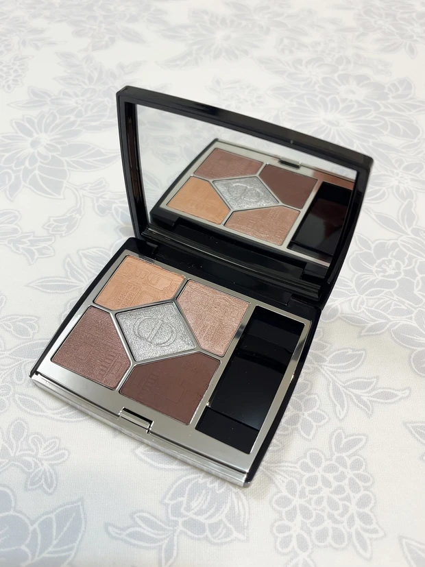 Diorのサンク クルール クチュール 739