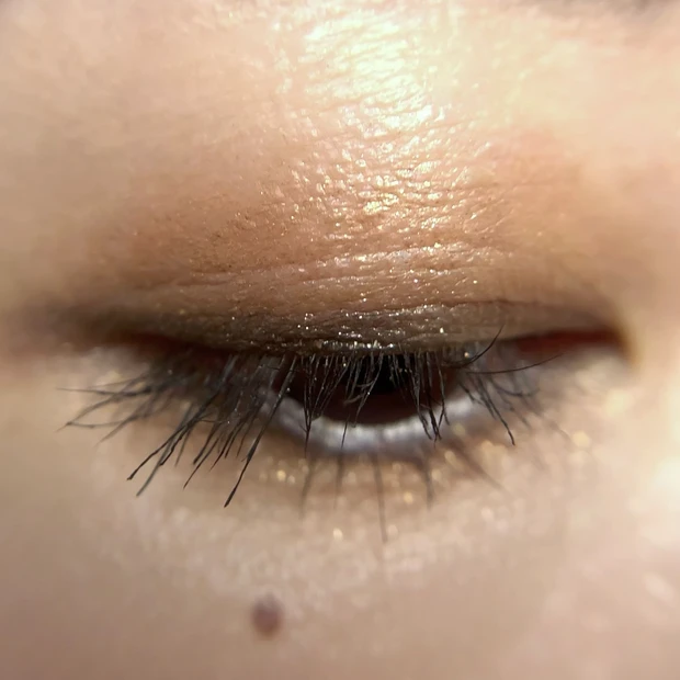 アイカラーデュオ15 目元スウォッチ