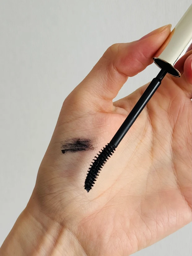 ヒロインメイクのロングUPマスカラスーパーWP