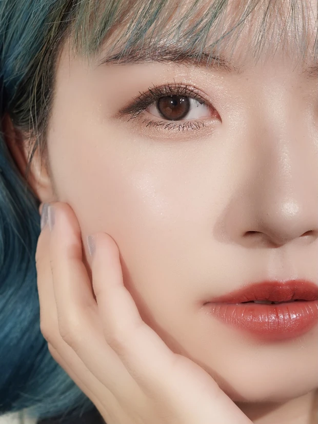 【田中みな実さん風メイク】MAQUIA２月号表紙！表紙メイクのキーワードは「煌めき&血色メイク」。多幸感たっぷりの華やかメイクの秘密は仕込みパープルにあり！_3_1