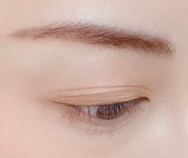 【2021秋コスメ】アンプリチュード コンスピキュアス ダブルアイズ&アイブロウ カラーマスカラで、"大人カラフル"な秋を纏う《アイメイク画像付き》_8_2