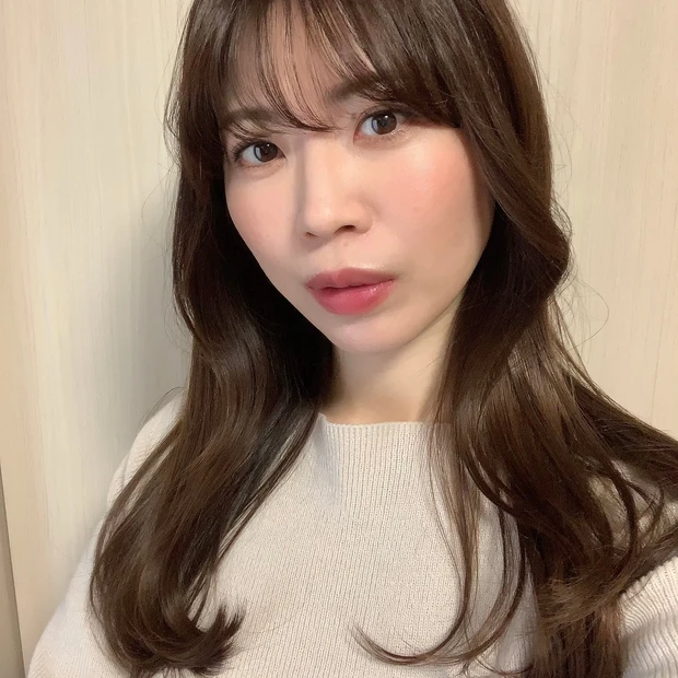 マキアブロガー さくら　ツヤサラロングヘア
