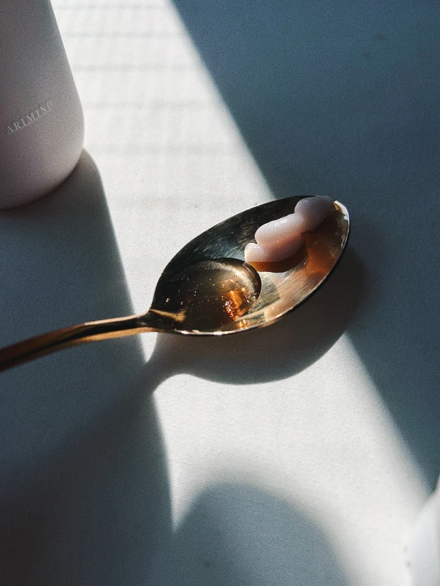 スキンケア発想のスプリナージュ『モイストヴェール』ライン。髪の内側から潤い実感。するんとなめらかな指通りに。_2