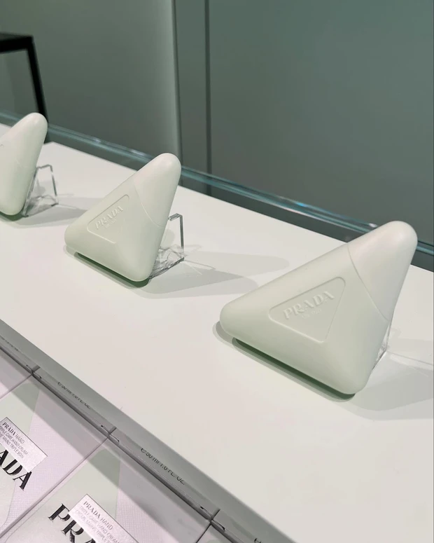 プラダ ハンド トリプルケア ハンドクリーム