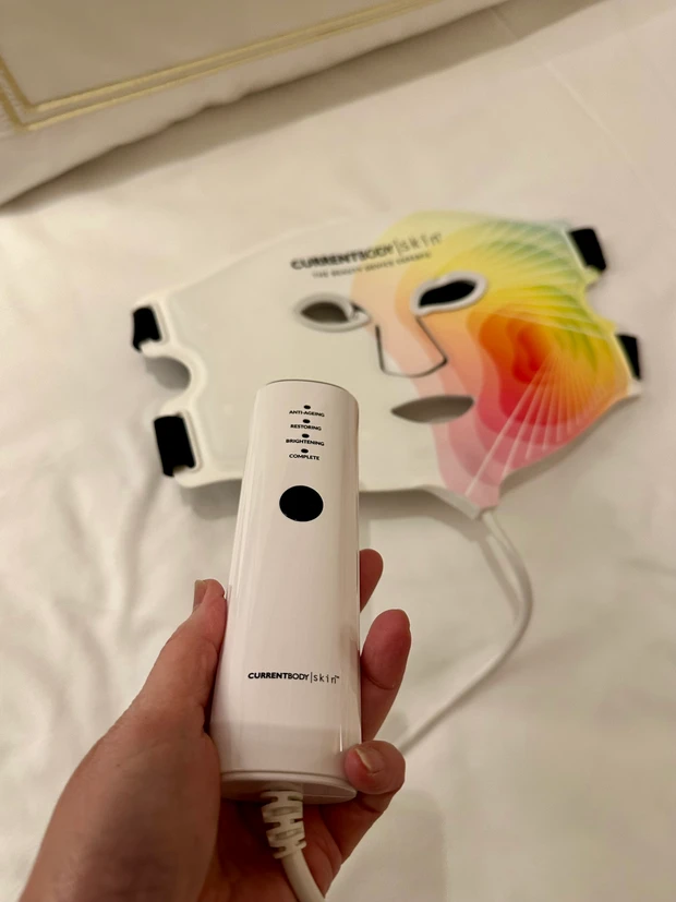 CurrentBody Skin LED 4イン1 マスク