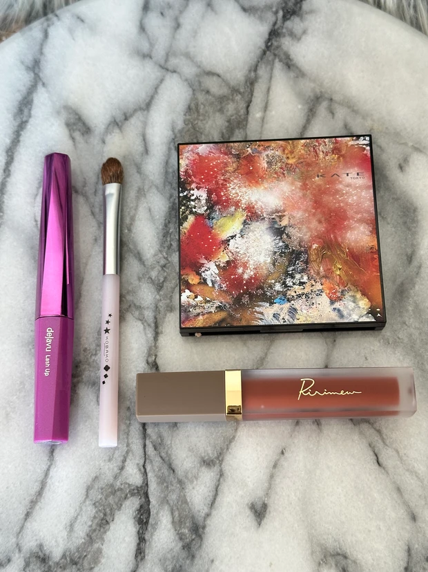 【MAQUIA3月号増刊】マキア表紙メイクにチャンレンジ!
【指原莉乃さん×リリミュウ】、ラロポゼ、dr365のお試し付きで豪華な特別付録_6_1