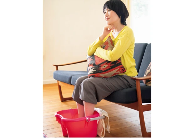 テレビを見“ながら”ちゃっかり足湯♪