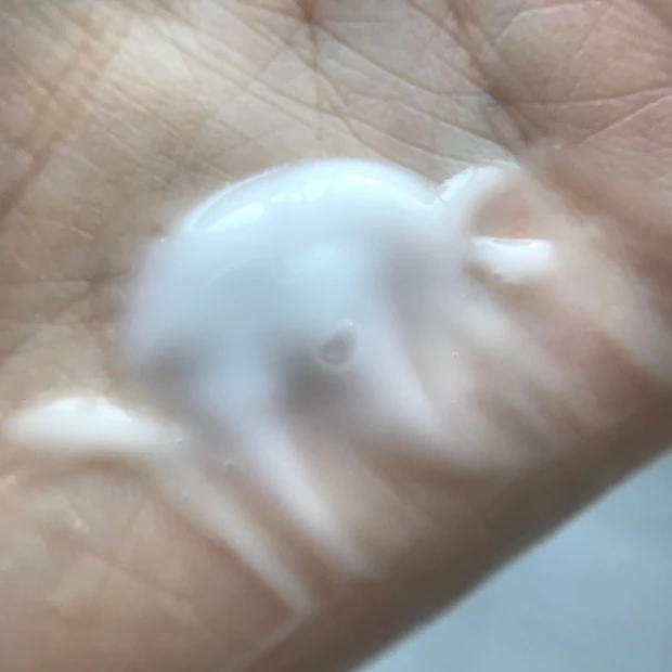 ビオレu ザ ボディ ぬれた肌に使うボディ乳液 金木犀の香り