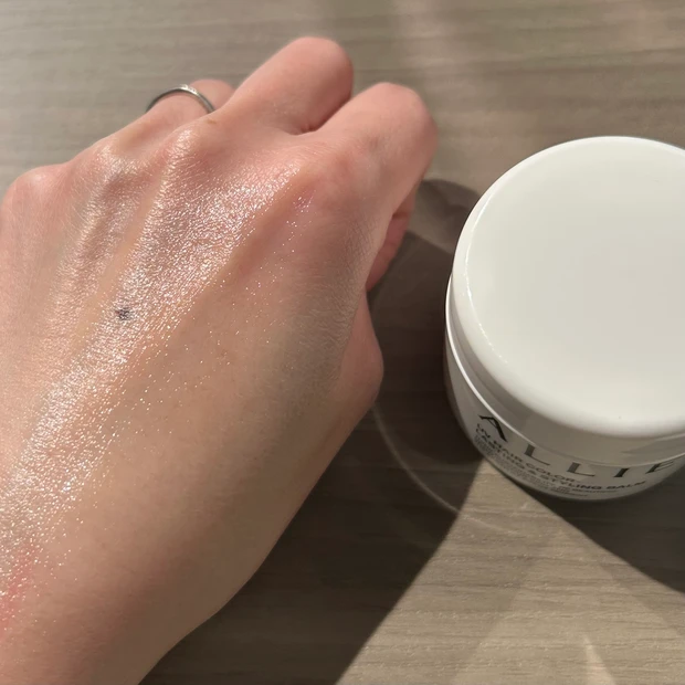 アリィークロノビューティーUVヘアカラーラスティング&スタイリングバーム　テクスチャー