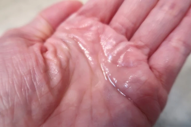 NUXE  プロディジュー オイルのテクスチャー